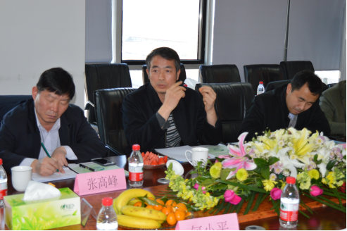 北京市工商联佘运副主席(中)、张峰处长(左)，北京市统战部曹杰处长(右)